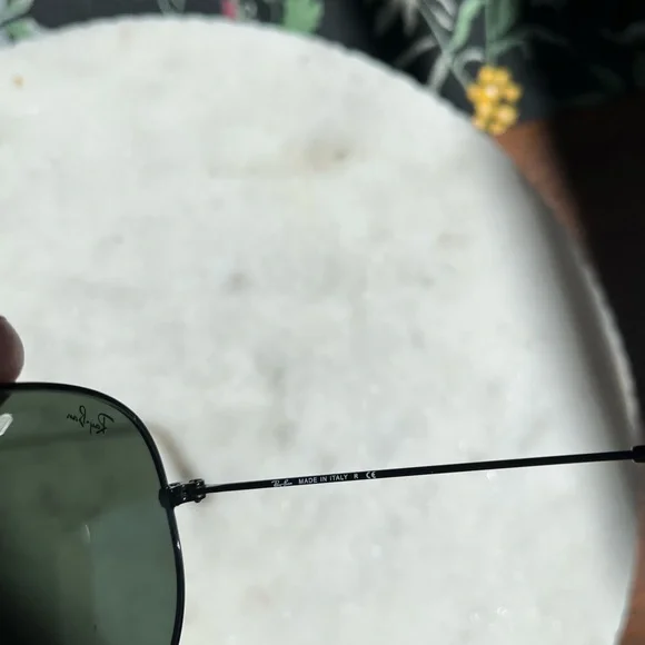 Ray Ban Large Aviator Sunglasses with G15 Lenses - Picture 8 of 9